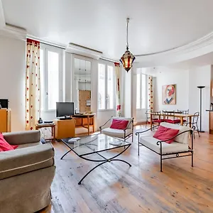 De Grand Standing, Joliment Décoré Appartement Marseille