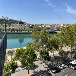  Séjour chez l'habitant Vue Sur Rhone