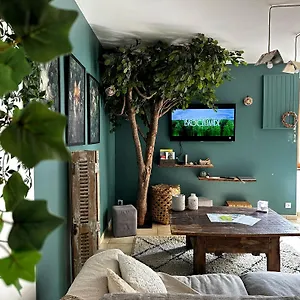 La Cachette Enchantee Hébergement de vacances Néant-sur-Yvel